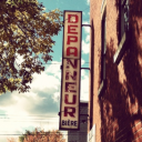 Icône du serveur 🛒・𝓛𝓮 𝓓𝓮́𝓹𝓪𝓷𝓷𝓮𝓾𝓻